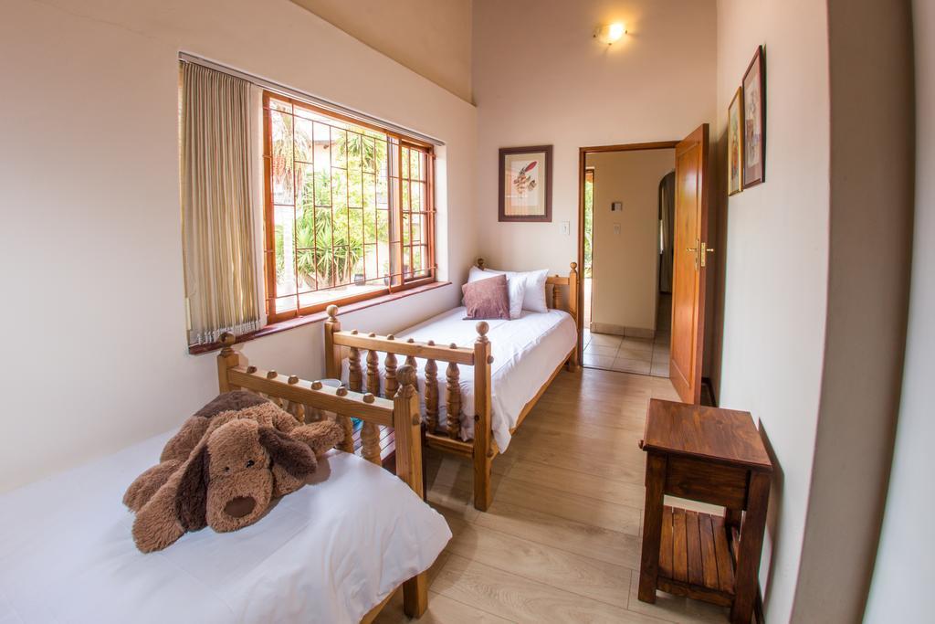 Winelands Villa Guesthouse And Cottages Somerset West Bagian luar foto