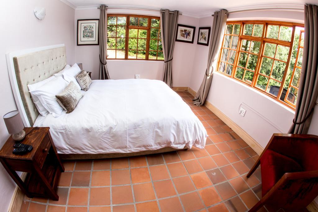 Winelands Villa Guesthouse And Cottages Somerset West Bagian luar foto